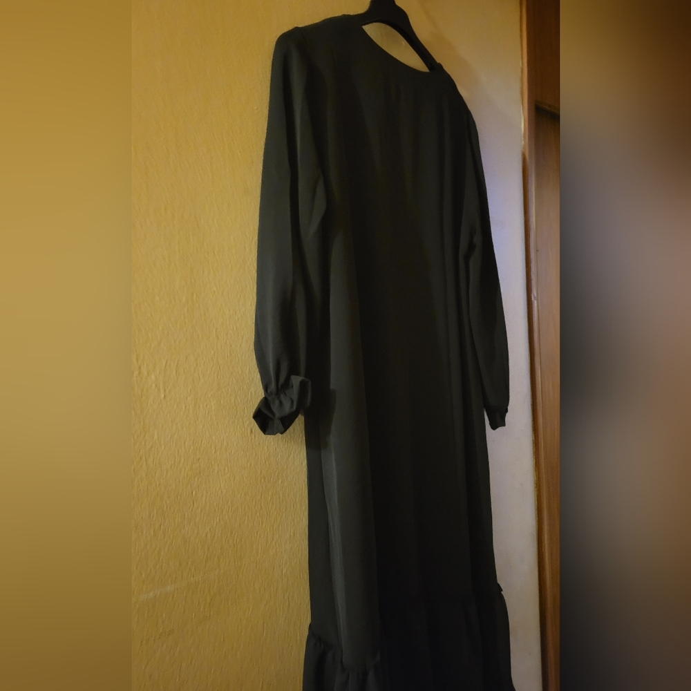 Alia black maxi dress